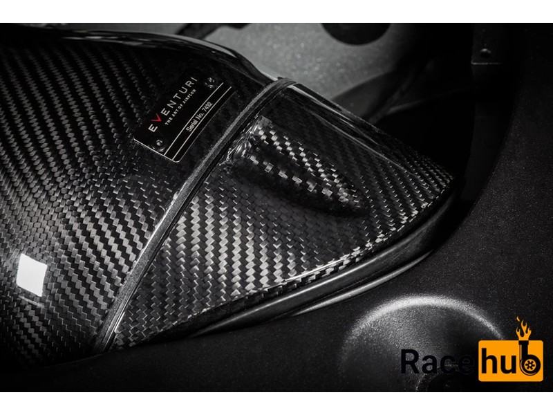 BMW F9X M5/M8 Black Carbon intake with shrouds [9]