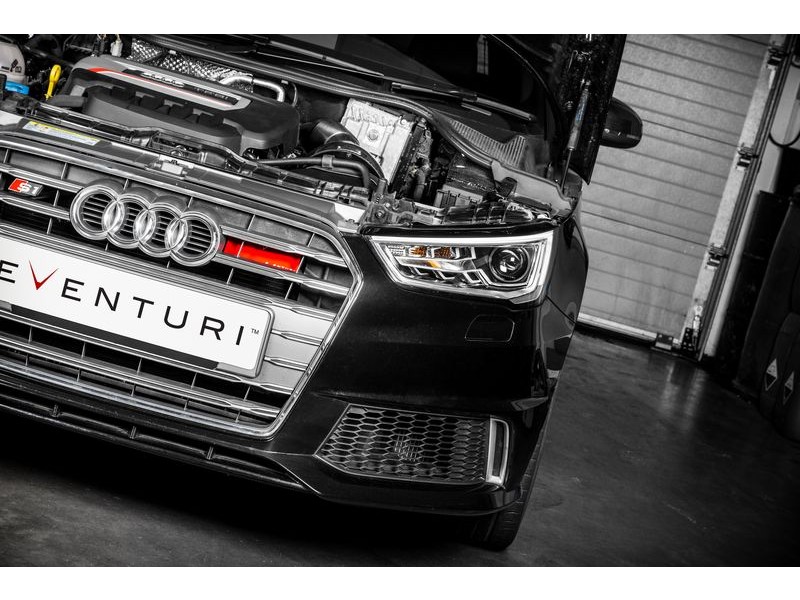 Audi S1 2.0 TFSI Black Carbon intake [19]